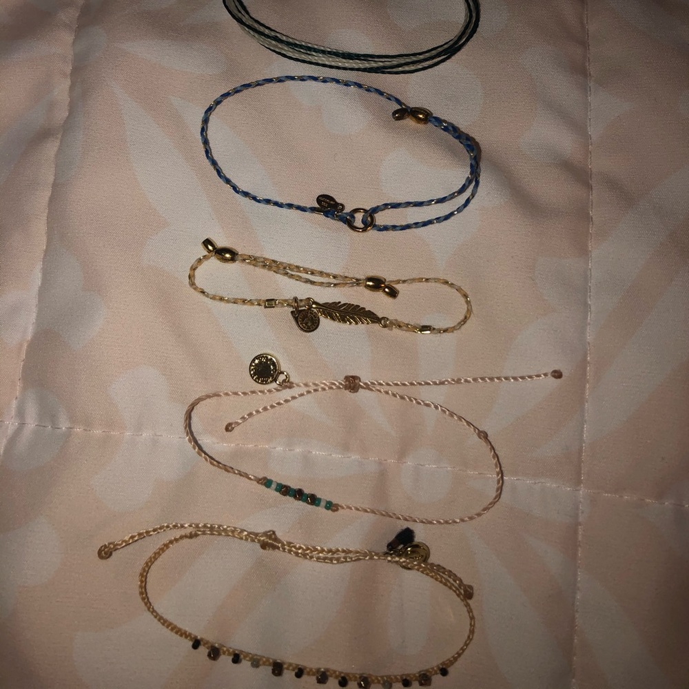 Adjustable cord bracelet